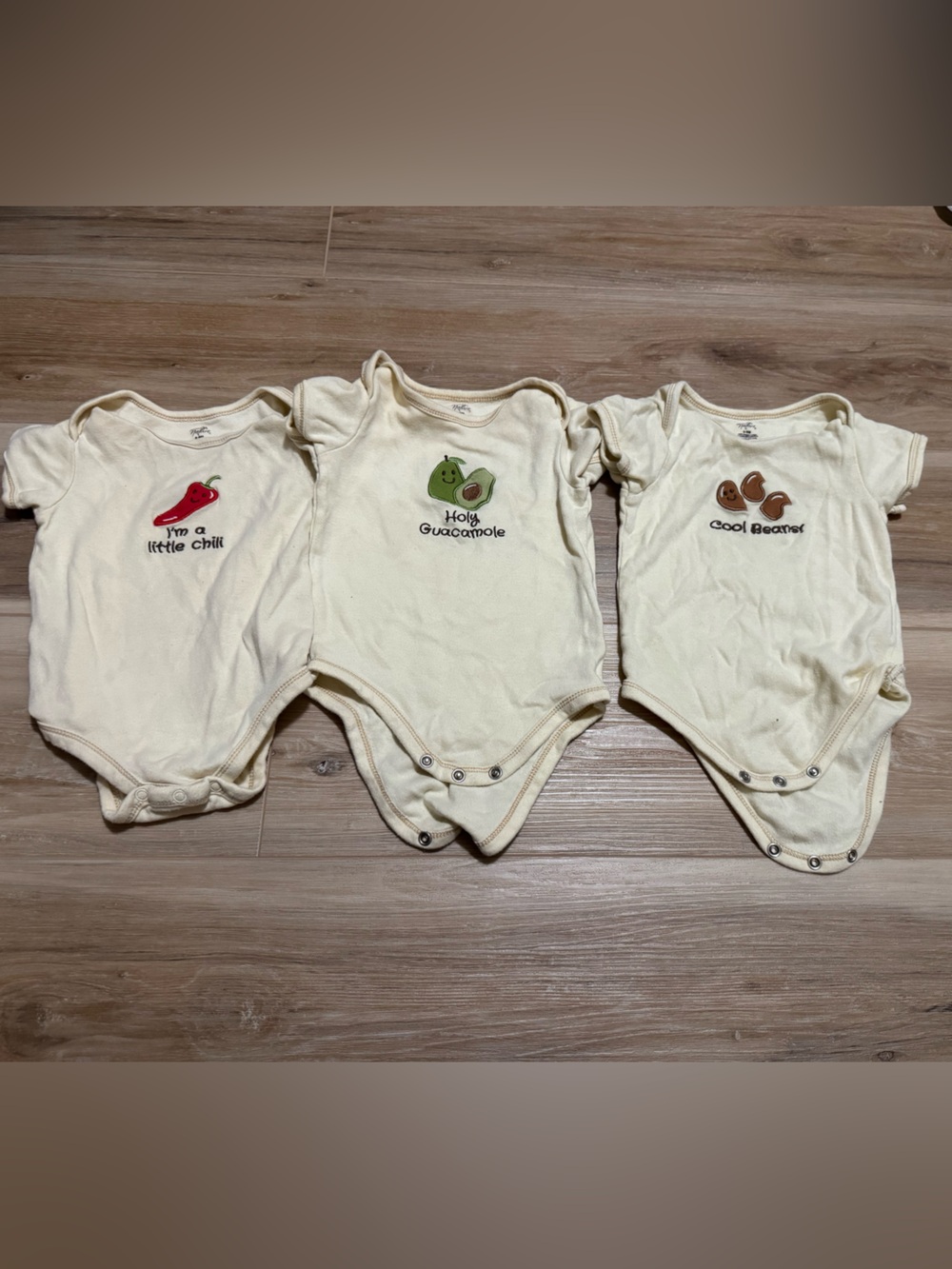 Organic cotton onesie avocado, chili, beans